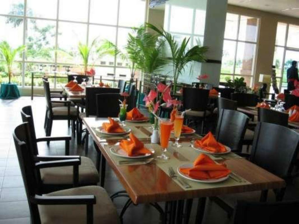La Mirada Residence , Large 1 Bedroom Condo, Beaches , 3 Pools, Ocean Views, Fast Wifi, Netflix, Breakfast Included Lapu-Lapu City Pokój zdjęcie